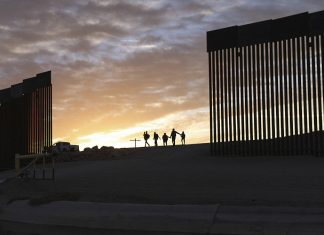 Pentagon Redirecting $2Bln from Trump Border Wall to Military Construction