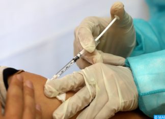 Real/Fake on Immunization Campaign: Therapeutic Protocol, Vaccination and Variants, Drug Markets…