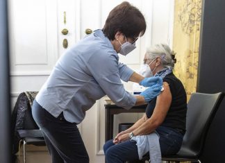 Covid-19: Austria orders non-vaccinated people into lockdown Covid-19: Austria orders non-vaccinated people into lockdown