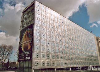 Moroccan contemporary art shines at Paris’ avant-garde “ARABOFUTURS” exhibition