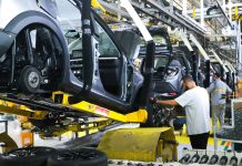 Car industry helps soften blow as Morocco’s factory output declines The country's manufacturing output, excluding oil refining, fell by 1.4% in the first three months of the year.