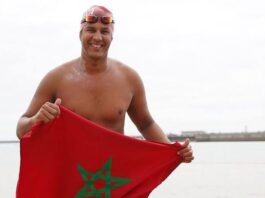 Moroccan swimmer Hassan Baraka circles Manhattan in epic 10-hour feat