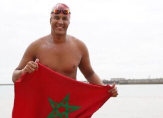 Moroccan swimmer Hassan Baraka circles Manhattan in epic 10-hour feat Moroccan swimmer Hassan Baraka circles Manhattan in epic 10-hour feat