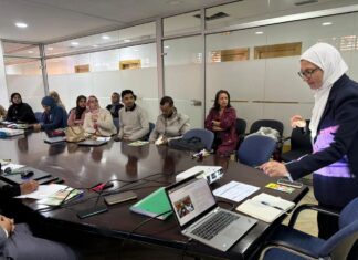 Damane Cash teaches financial skills for rural women Damane Cash launched a new programme to teach financial skills to women in rural areas has officially begun with its first training sessions.