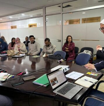 Damane Cash teaches financial skills for rural women Damane Cash launched a new programme to teach financial skills to women in rural areas has officially begun with its first training sessions.