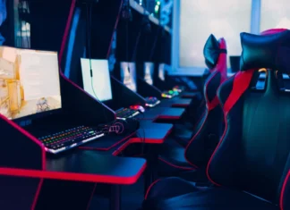 Casablanca opens first gaming centre in Maârif Maârif has opened the first gaming centre in Casablanca, in a move aimed at supporting young people and developing the local esports scene.