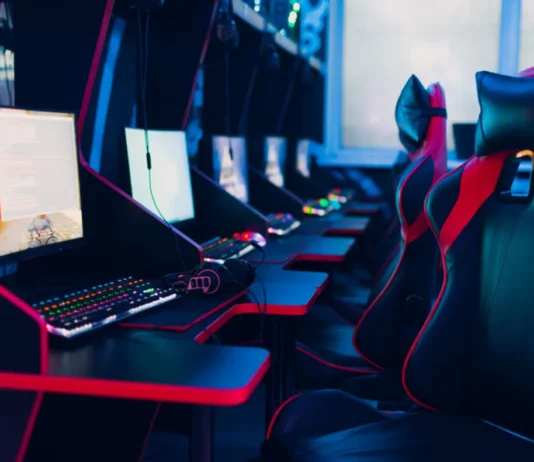 Casablanca opens first gaming centre in Maârif Maârif has opened the first gaming centre in Casablanca, in a move aimed at supporting young people and developing the local esports scene.