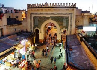 New weekly music, theatre and parades planned in Fez’s main square The city of Fez is preparing to launch a new cultural and entertainment programme to bring more activity to one of its busiest historic squares.