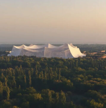 Morocco’s SGTM and TGCC to build roof of Casablanca’s Hassan II Grand Stadium A team of Moroccan construction firms, SGTM and TGCC, has won a 3.2bn MAD (about $340m) contract to build the roof and outer shell