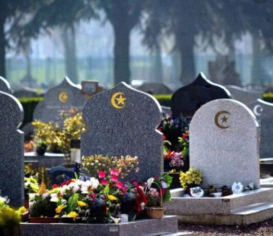 Islamophobic attacks rise in France after Muslim graves vandalised French authorities have opened an investigation after nine graves in the Muslim section of a cemetery in Puy-en-Vau were vandalised.
