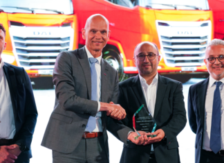DAF Trucks appoints Tractafric as new Morocco distributor Tractafric Motors has taken over the distribution of DAF Trucks in Morocco, replacing CFAO. Over 10,000 DAF trucks are already on the road