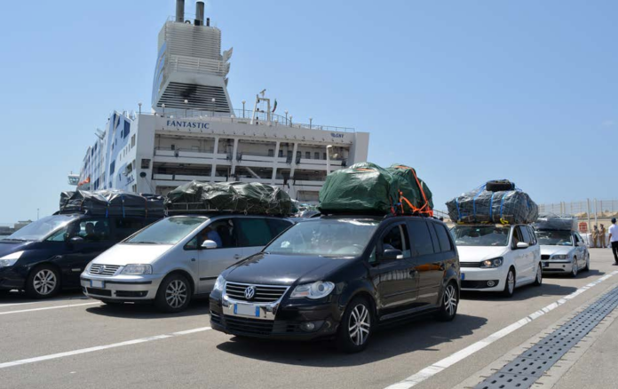 Moroccans living abroad who plan to return home this summer will benefit from a range of new customs measures