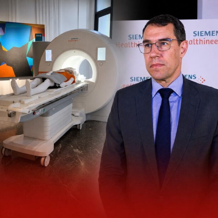 Siemens Healthineers showcased AI-powered imaging tools, interventional MRI systems and photon-counting CT scanners