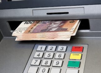 Moroccan banks close more branches as customers move online Morocco's banks cut hundreds of branches as more customers bank online