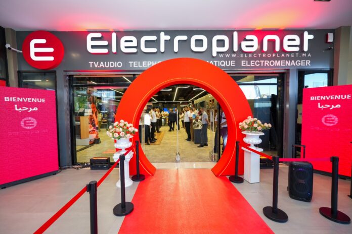 The new store, located at the Mercato Commercial Center, covers 850 square metres and brings Electroplanet's network to more than 60 stores in 24 cities across Morocco. The new store, located at the Mercato Commercial Center, covers 850 square metres and brings Electroplanet's network to more than 60 stores in 24 cities across Morocco.