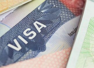 US to shorten visa stays for foreign students and journalists The United States plans to limit how long foreign students and journalists can stay in the country under new visa rules.