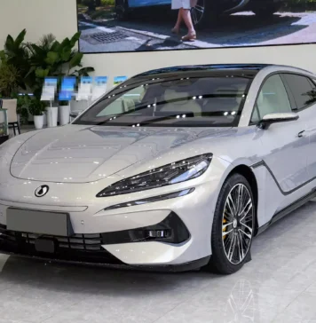 Luxury EV brand DENZA makes Morocco debut BYD has launched its premium DENZA brand in Morocco with the Z9GT, available in electric and plug-in hybrid versions with advanced charging technology.