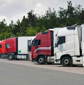300 Moroccan truck drivers to train for jobs in Italy and Romania 300 truck drivers in Morocco will receive training for jobs in Italy and Romania under a new EU-backed legal mobility programme.